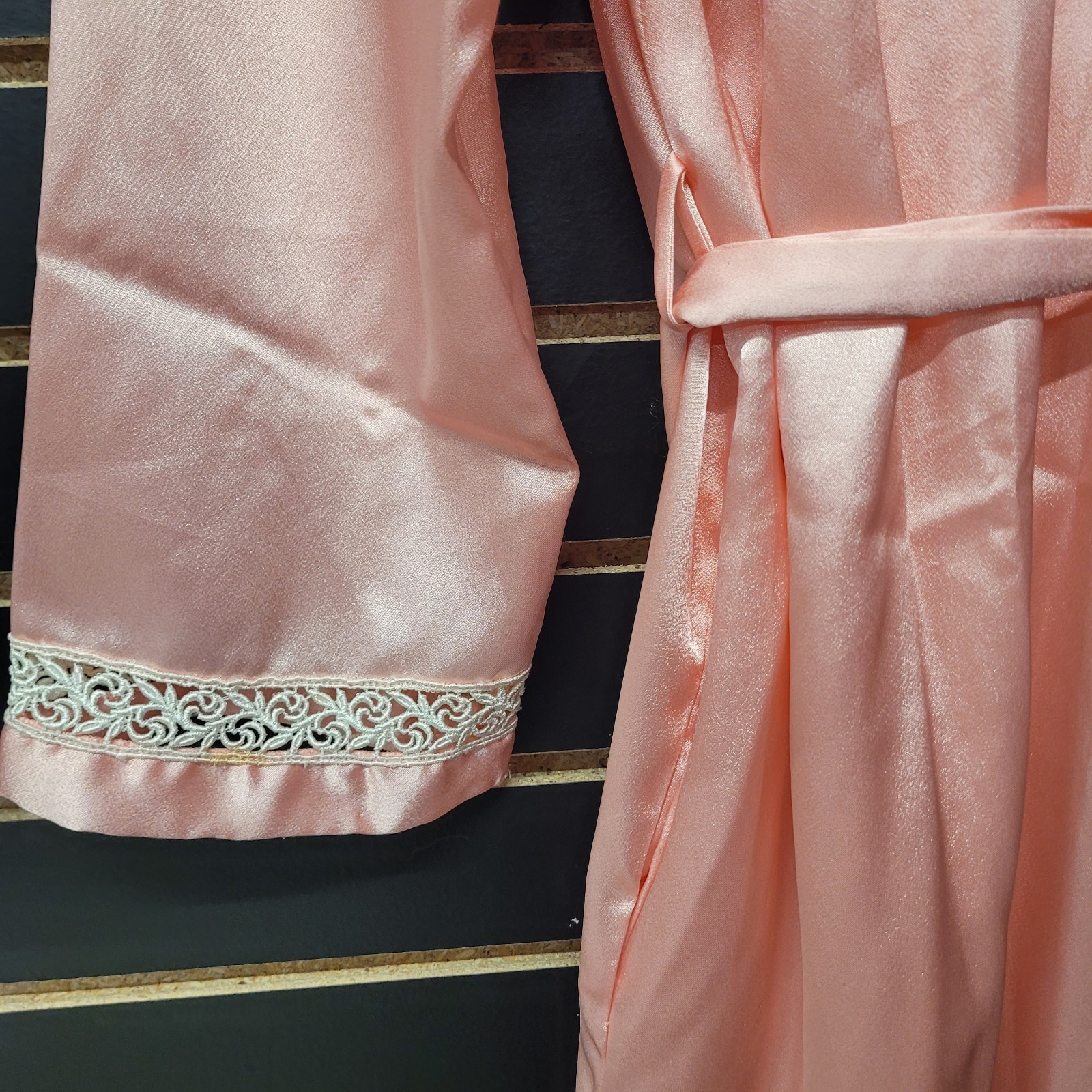 Vintage Valentino Intimo Satin Robe – Pink Lace Trim – 1970s/80s USA Made SZ MED