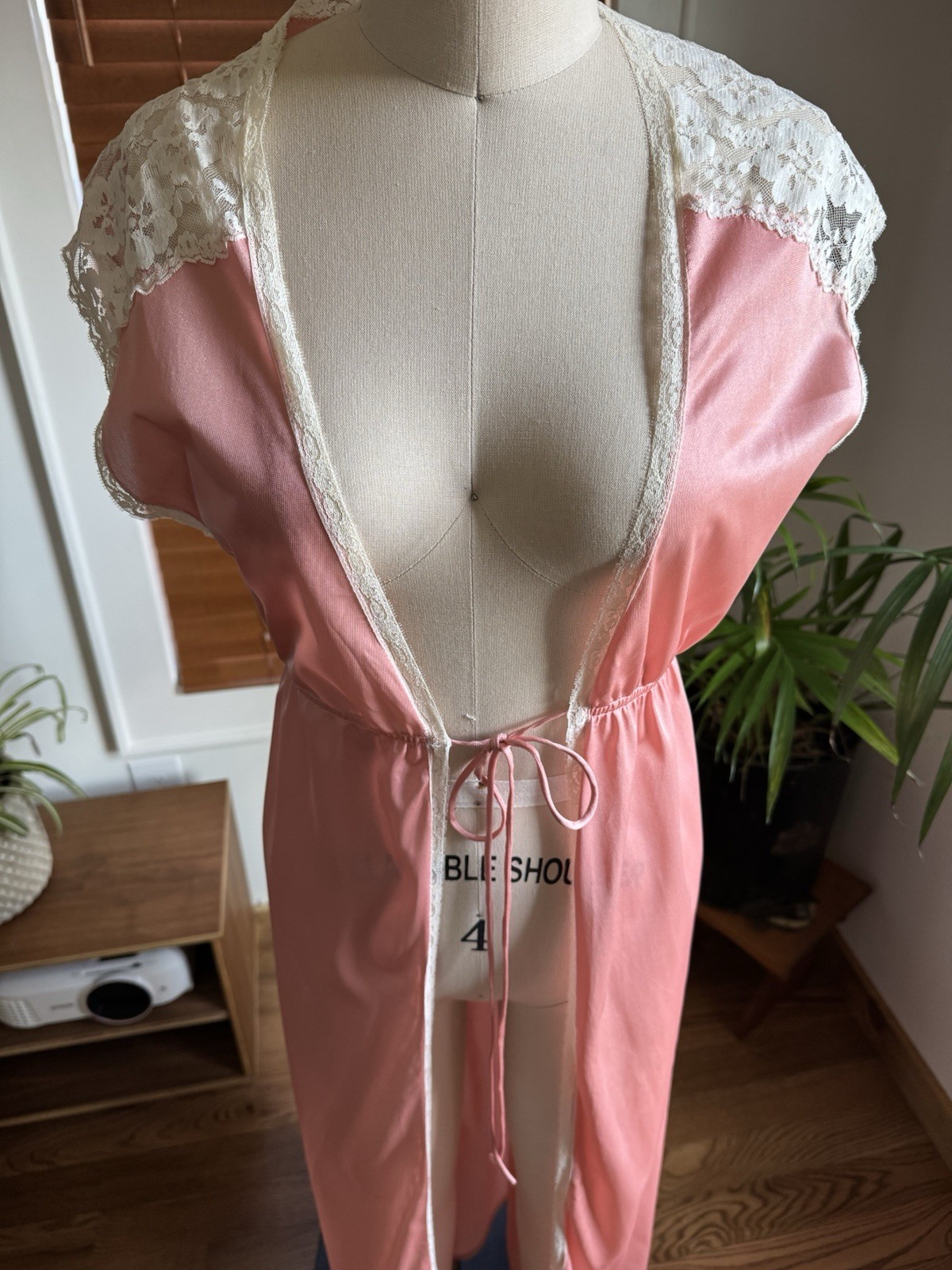 Vtg 60s 70s Lingerie Pink Old Hollywood Glamour Long Open Nightgown Accent Robe
