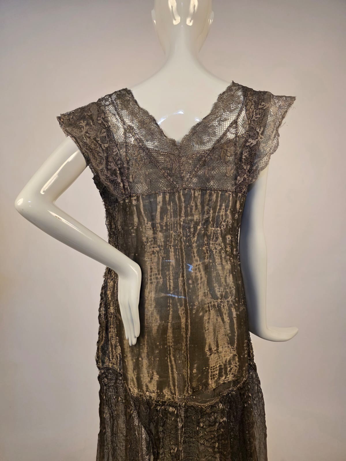 FLAPPER 1920’S METALLIC GOLD LAME PARTY DRESS W MATCHING LAME LACE TRIM