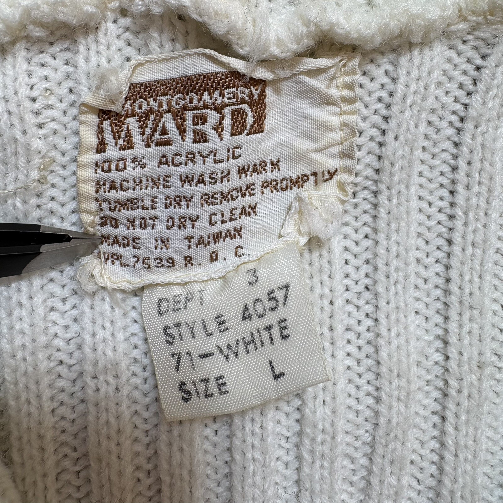 Vintage Montgomery Ward Cable Knit Hooded Cardigan Sweater Ivory w/ Wood Buttons