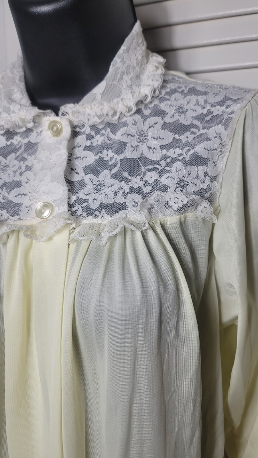 PHILMAID Pale Yellow Button Nylon SHEER LACE BED JACKET 1960s Lingerie 32/34