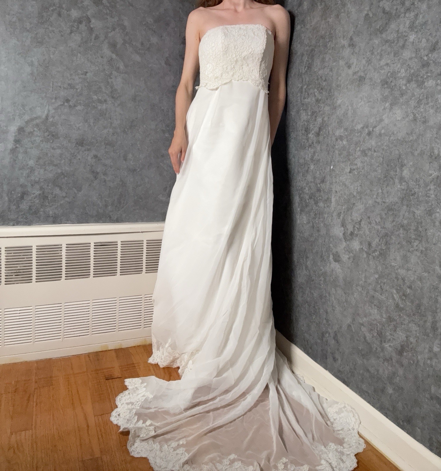 Vintage 2000s Lana Bisset Strapless Empire Waist Wedding Gown — Size 6