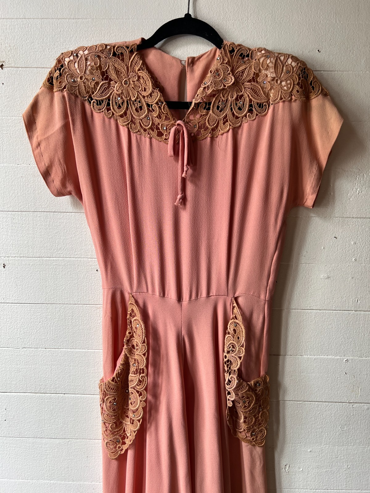 Vintage 1940s Pink Rayon Crepe Floral Lace Dress – 34x26x45 AR FL