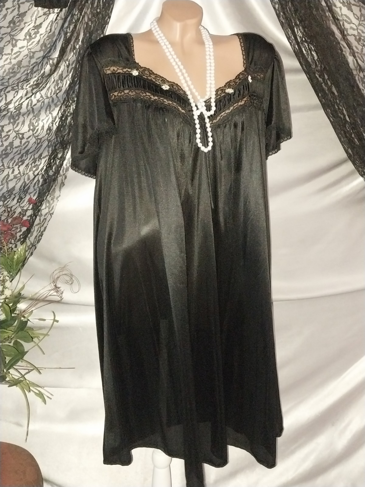 VTG SILKY NYLON FLIMSY THIN EMBRD FLUTTER SLV NIGHTGOWN SHIMMERY SHINES 48&Prime;