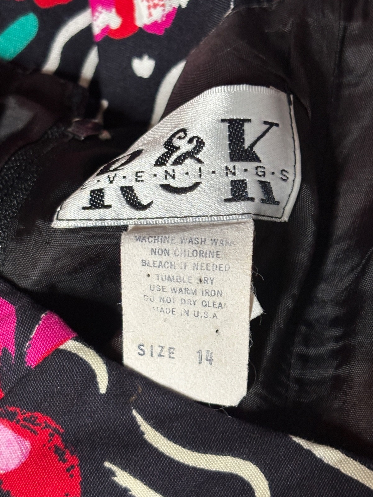 VTG 90&rsquo;S R&K BLACK&PINK GRAPHIC FLORAL STRAPLESS PEPLUM BACK BOW PARTY DRESS*M
