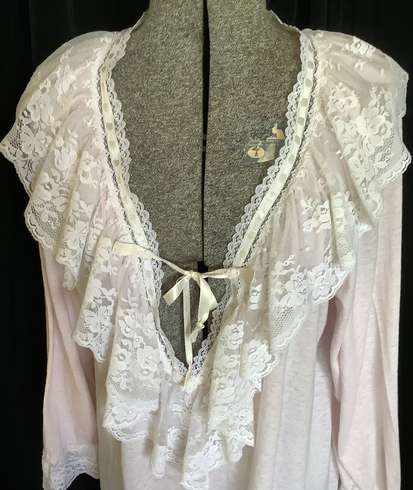 Vintage 1980s Saks Fifth Ave Carole Hochman 100% Cotton Nightgown Pink Lace M