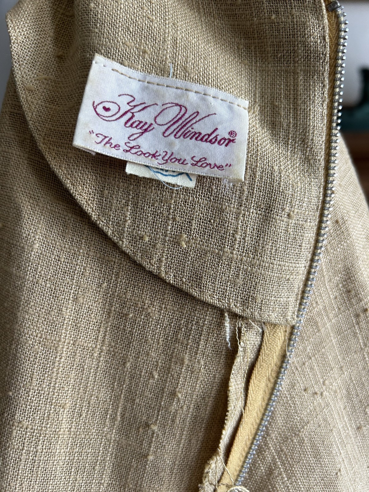 Vintage 1960s 50s Wiggle Pencil Cocktail Dress Silk Linen Texture Waist 32&Prime; VTG