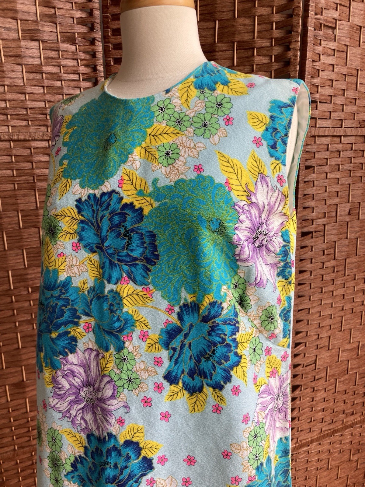 1960s Vibrant Flower Power Shift Dress, Bust 40in