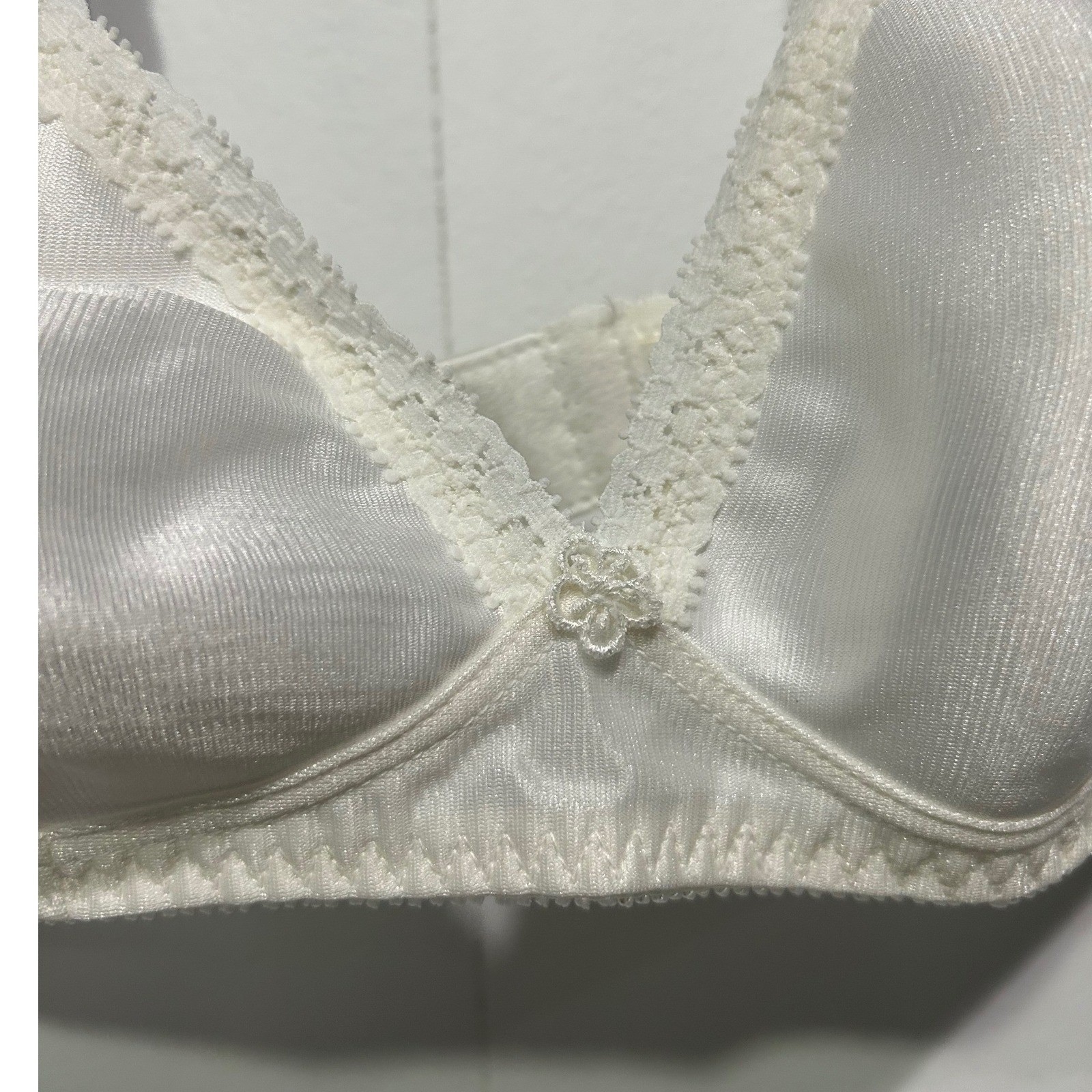 Playtex Wireless Bra Womens 32 Nearly B White Vintage Style 216 Lace Trim