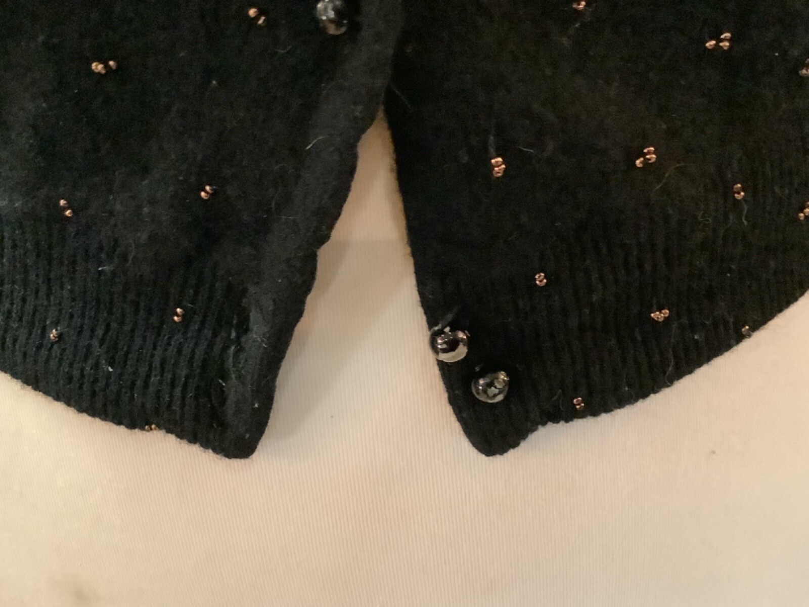 RARE VINTAGE AUTHENTIC MILES SWEATERS 70% LAMBS WOOL BLACK BEADED SWEATER NR