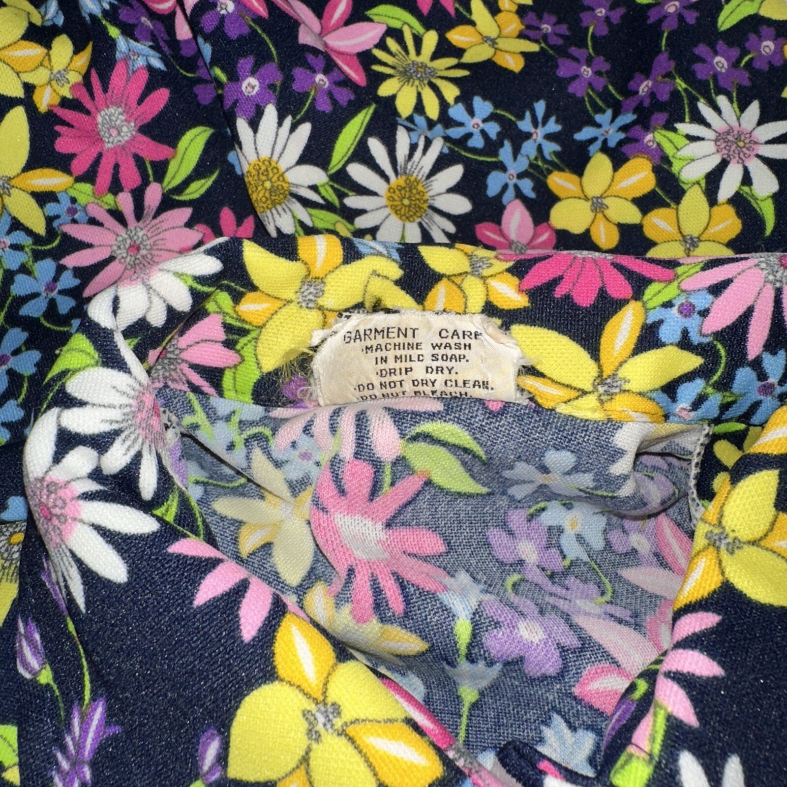 Norton&rsquo;s Point Vintage 60- 70&rsquo;s Collared Top Colorful Flower Power Retro Hippie