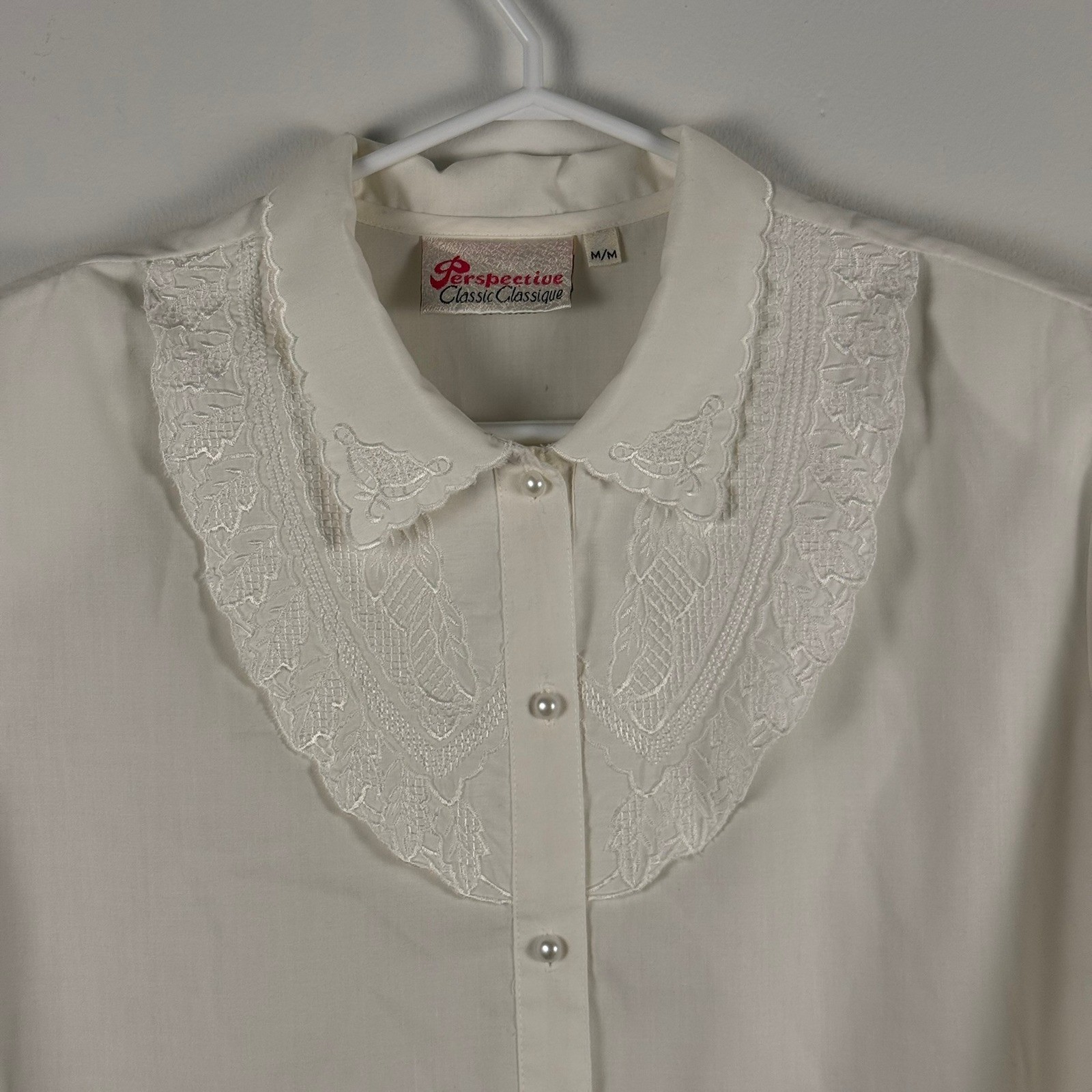 Perspective Classic Classique Vintage White Lace Bib Pearl Button Blouse Medium