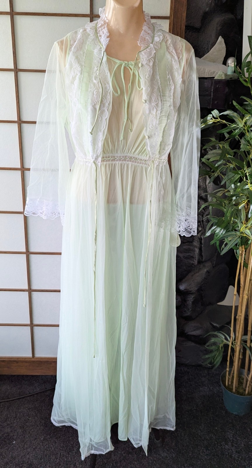 Vtg 1970s Miss Elaine Peignoir Set Long Mint Green Chiffon Lace USA Large NOS