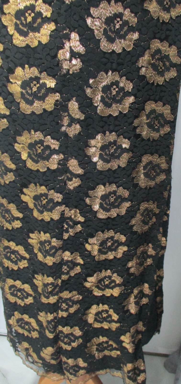 GORGEOUS VINTAGE DRESS 100% POLYESTER IN FLORAL LACE PRINT BLACK & GOLD X-LARGE!