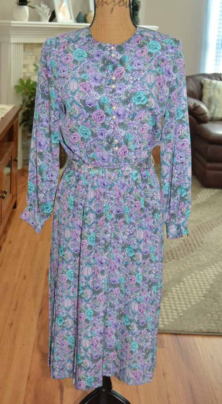 Schrader Vintage 70&rsquo;s Floral long sleeve pleated Belted Lightweight dress, sz 8p