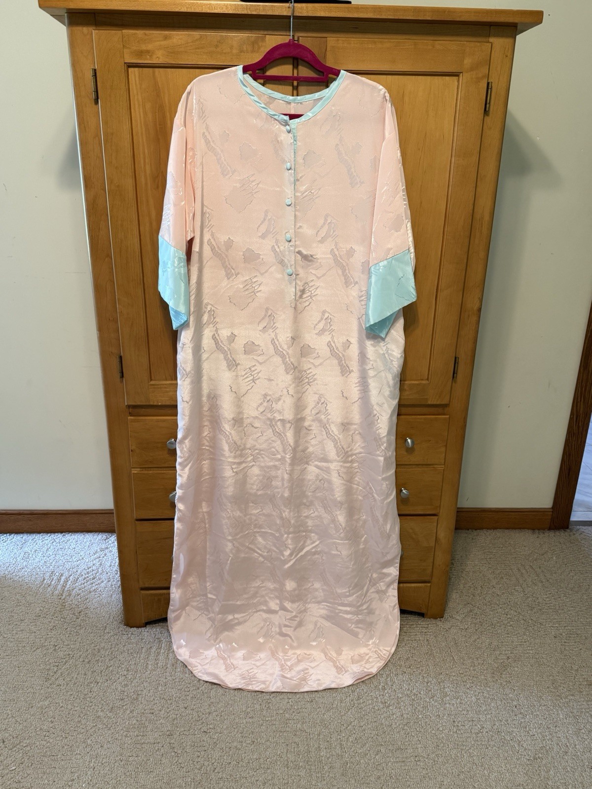 Jenelle of California Vintage BEAUTIFUL plush Pink Long Nightgown 1970’s