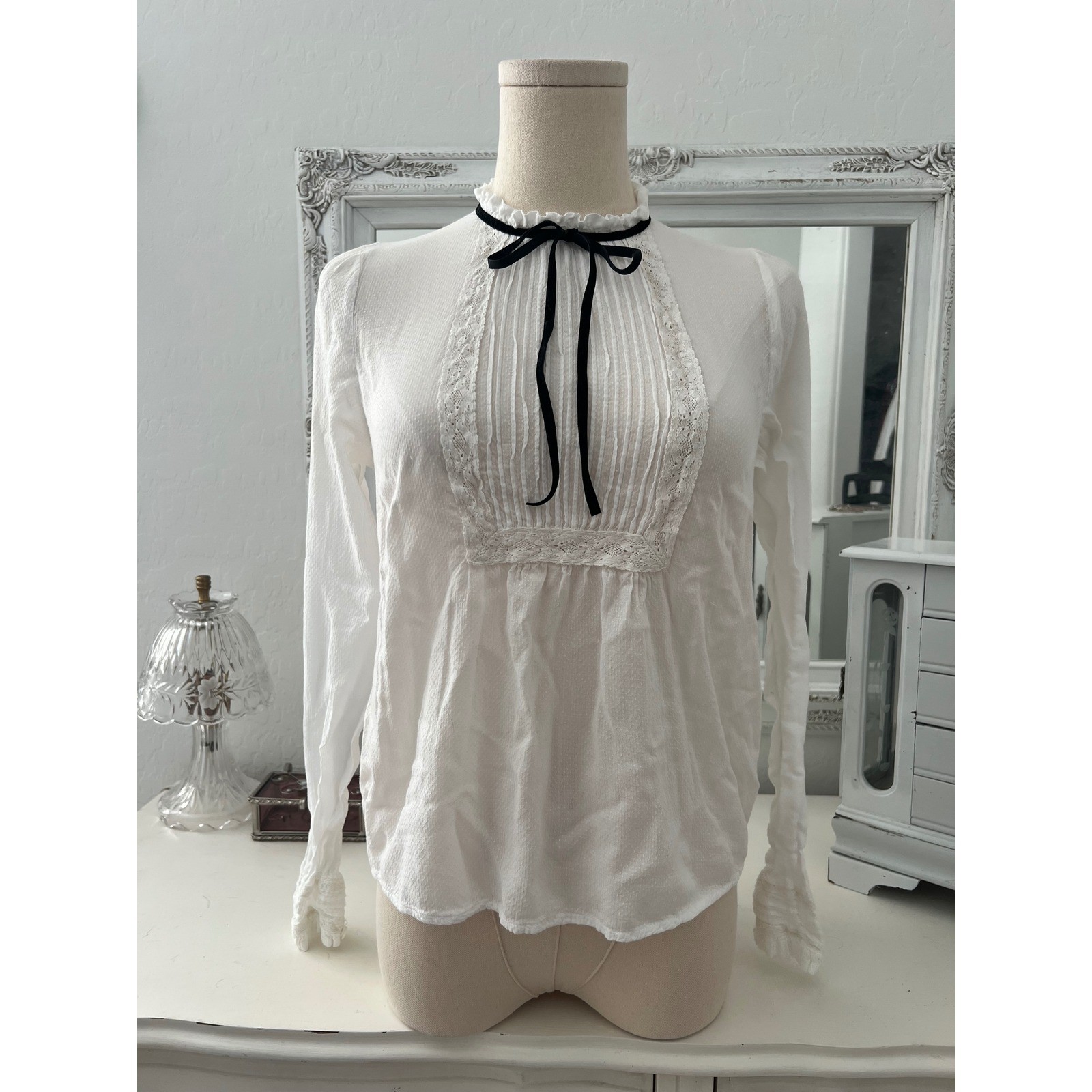 vintage forever 21 victorian style top with velvet bow