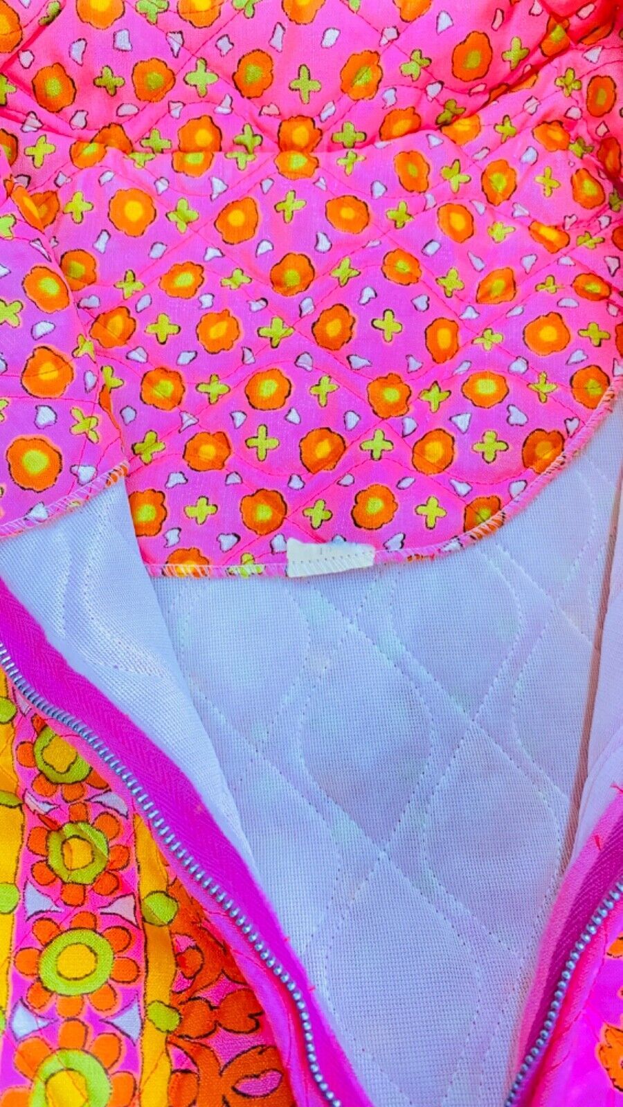 Vintage 1960s colorful pink housecoat robe, floral mod warm lounge quilted NOS