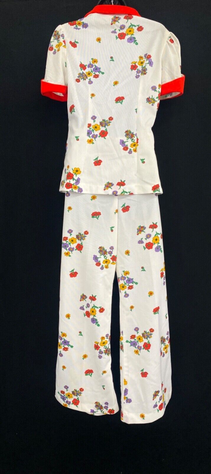 Vintage 1970s white red floral pants suit set, bellbottoms puff sleeves poppy M