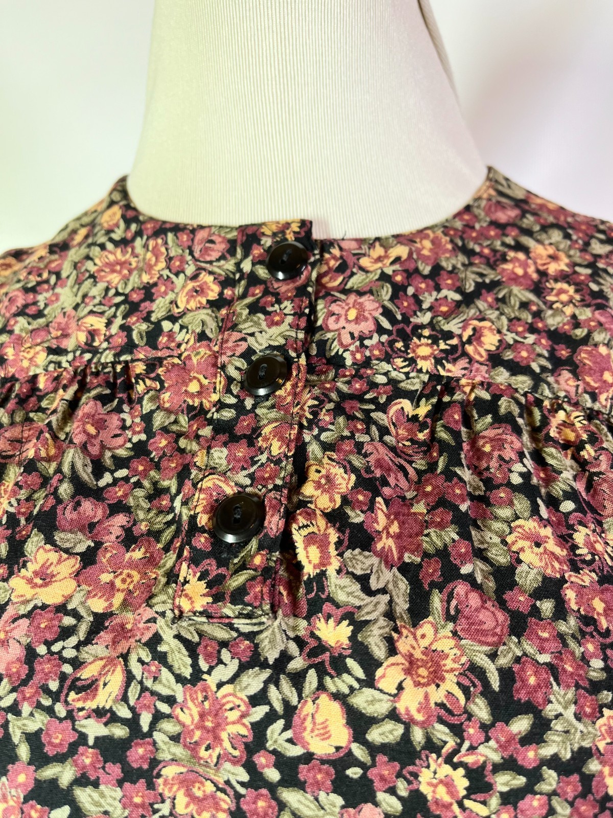 Vintage 80s Taurus II Size 8 Dark Floral Dress Smocked Waist Union Made