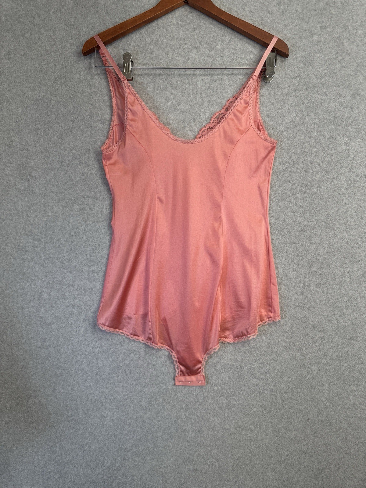 VTG Vassarette 32 Underneath-It-All Pink Satin Lace Bodysuit 100% Nylon Rare EUC
