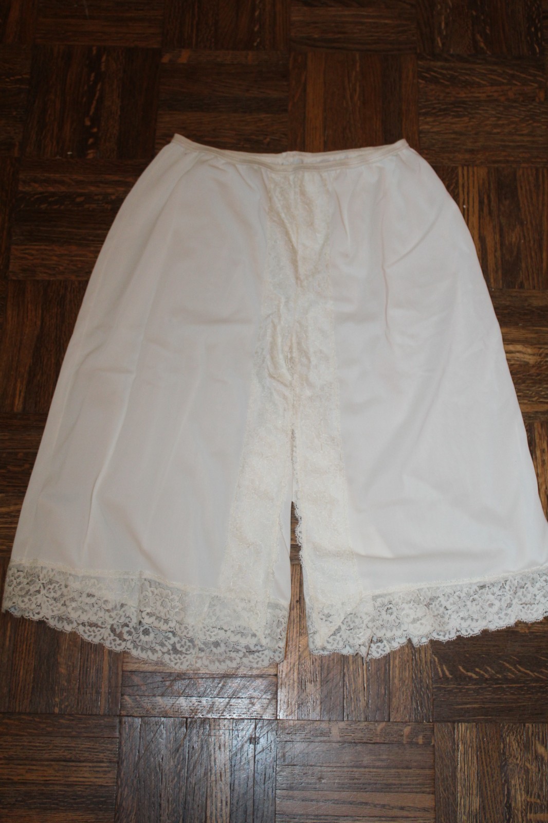 Vintage Ivory w/ Lace Inserts Tap Pants Petticoat Petti Pants Size S-M