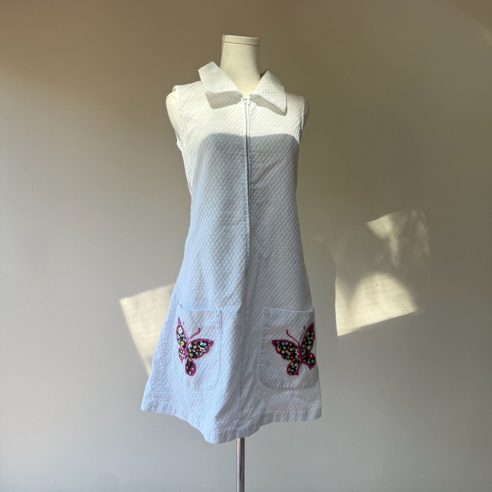 Vintage 1960s Sears Perma-Prest White Waffle Knit Zip-Front Shift Dress with But
