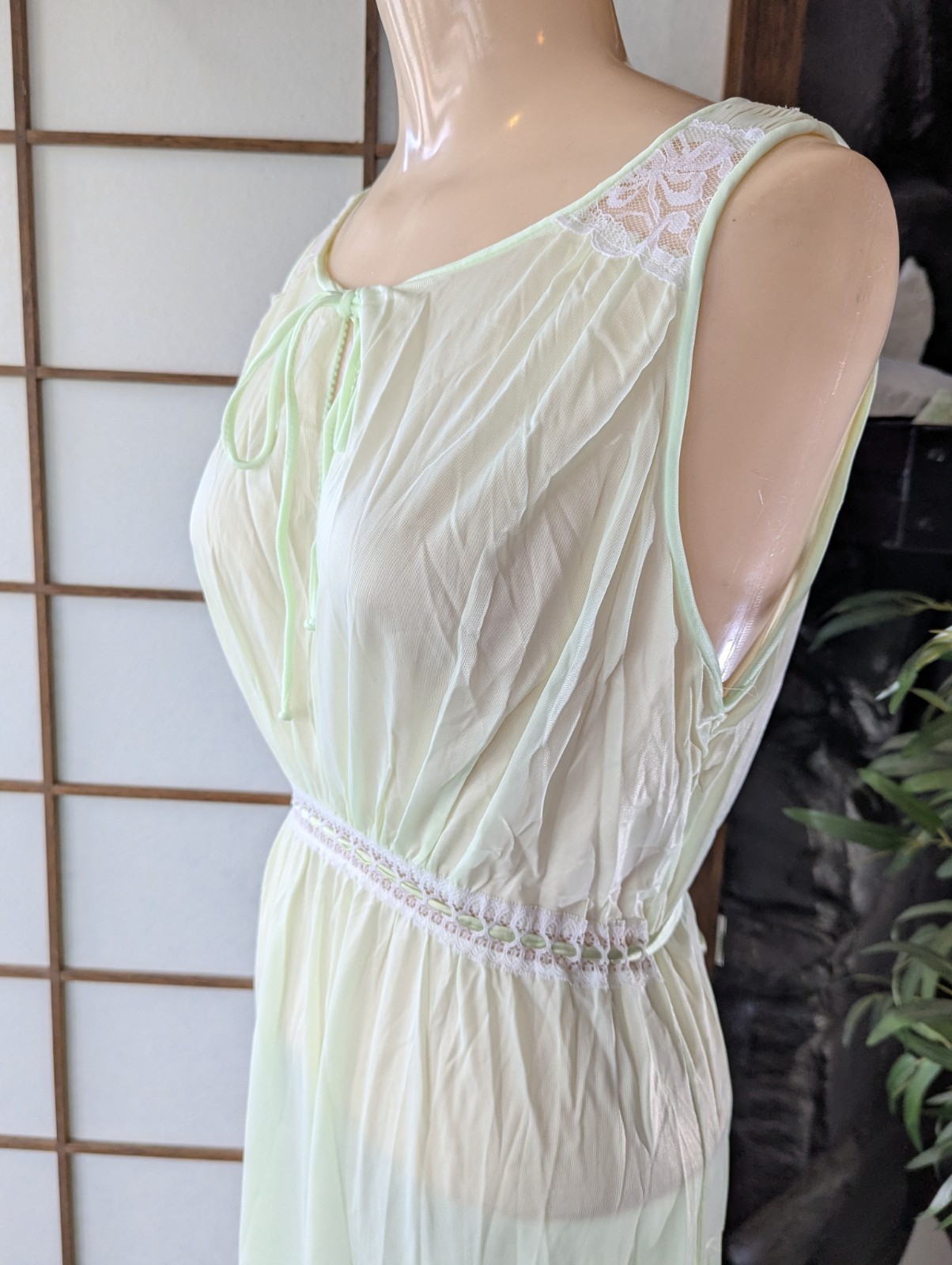Vtg 1970s Miss Elaine Peignoir Set Long Mint Green Chiffon Lace USA Large NOS