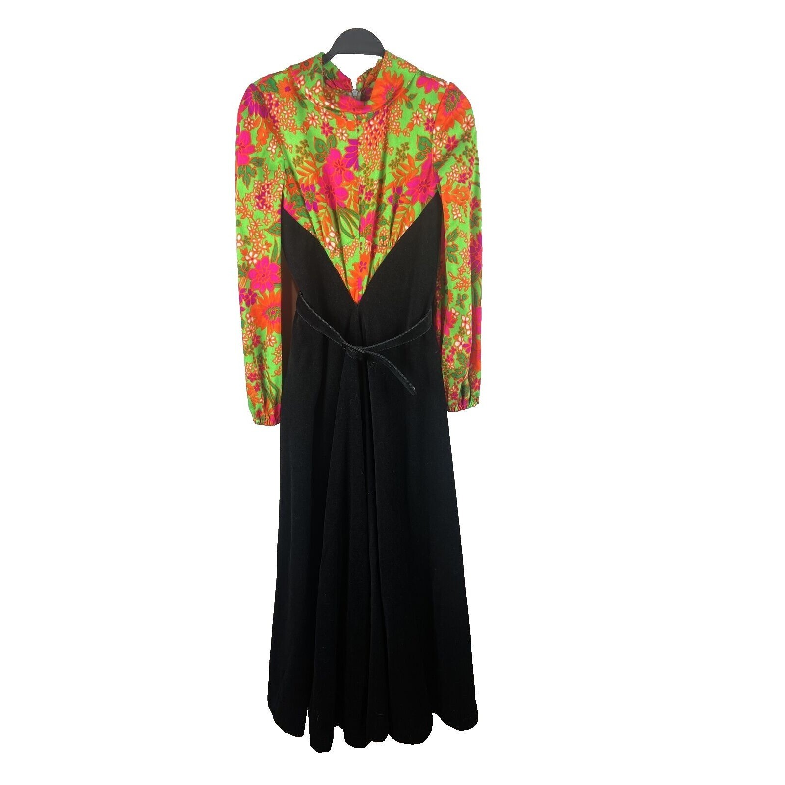 Vintage 1960&rsquo;s Maxi Dress Size Small 56&Prime; Long Sleeve Black & Floral