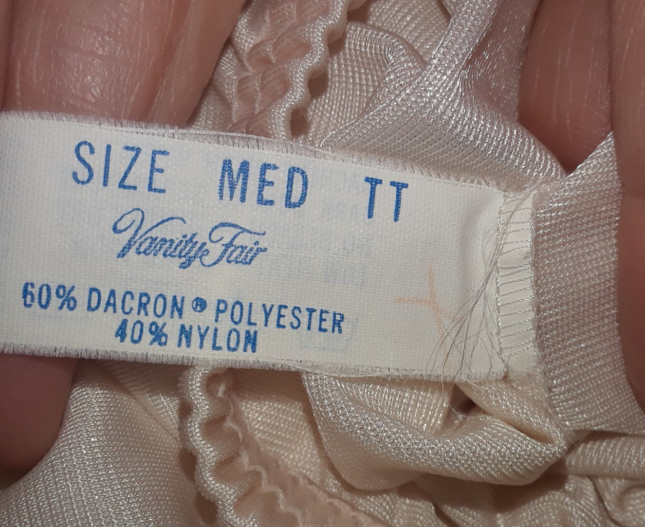 Vintage Vanity Fair Ivory Lace Tim Half Slip Size Medium 25.5&Prime; L Made in USA