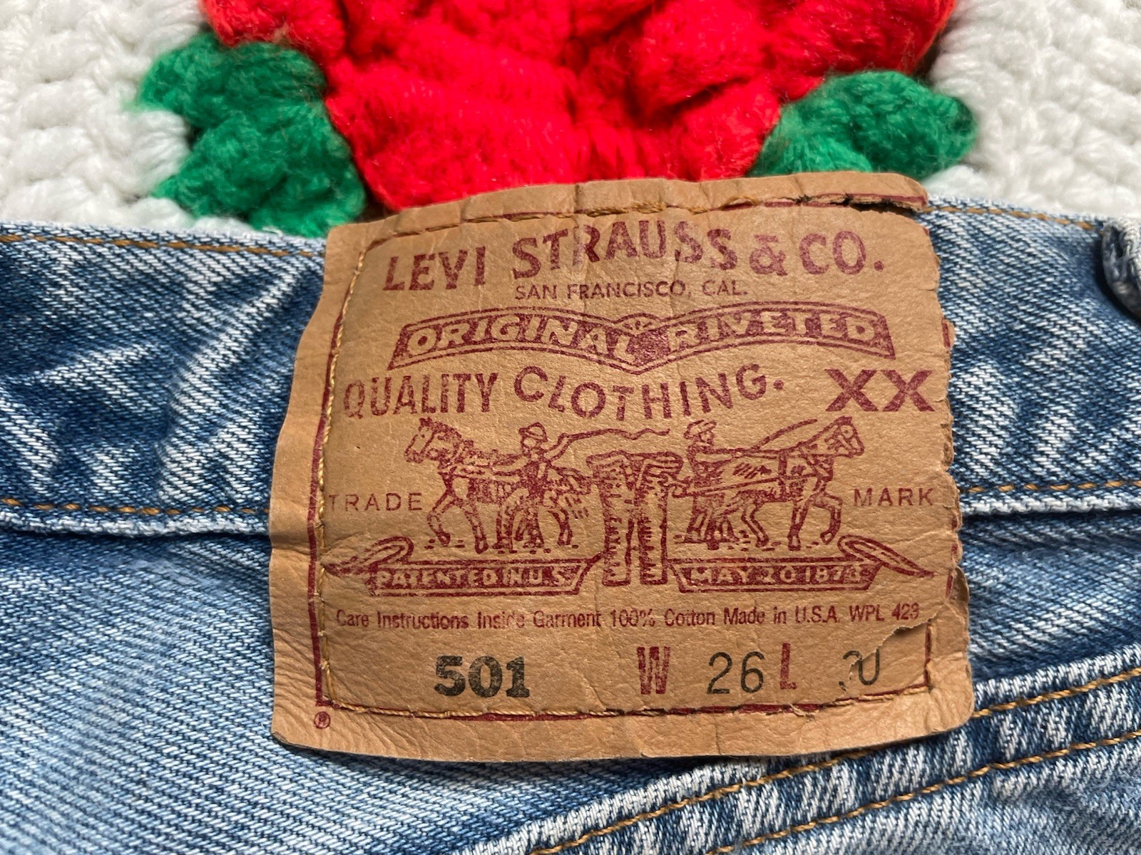 Vintage 90’s Levi’s 501 Jeans W26 Made in USA Light Wash Button Fly High Rise