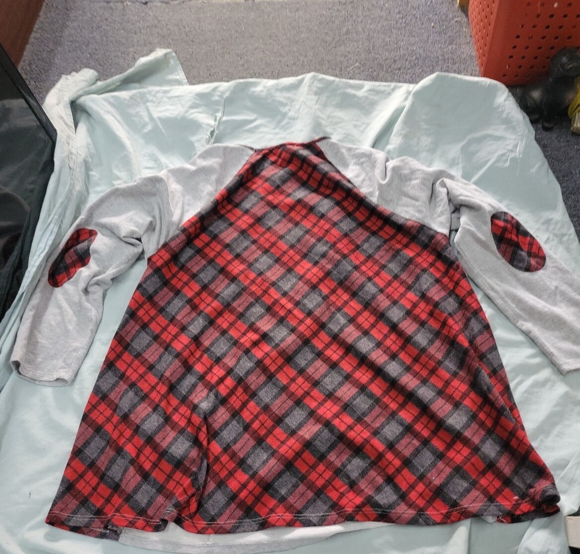 Vintage Red Plaid polyester Long Sleeve T-Shirt Erin London Size XL Padded Elbow