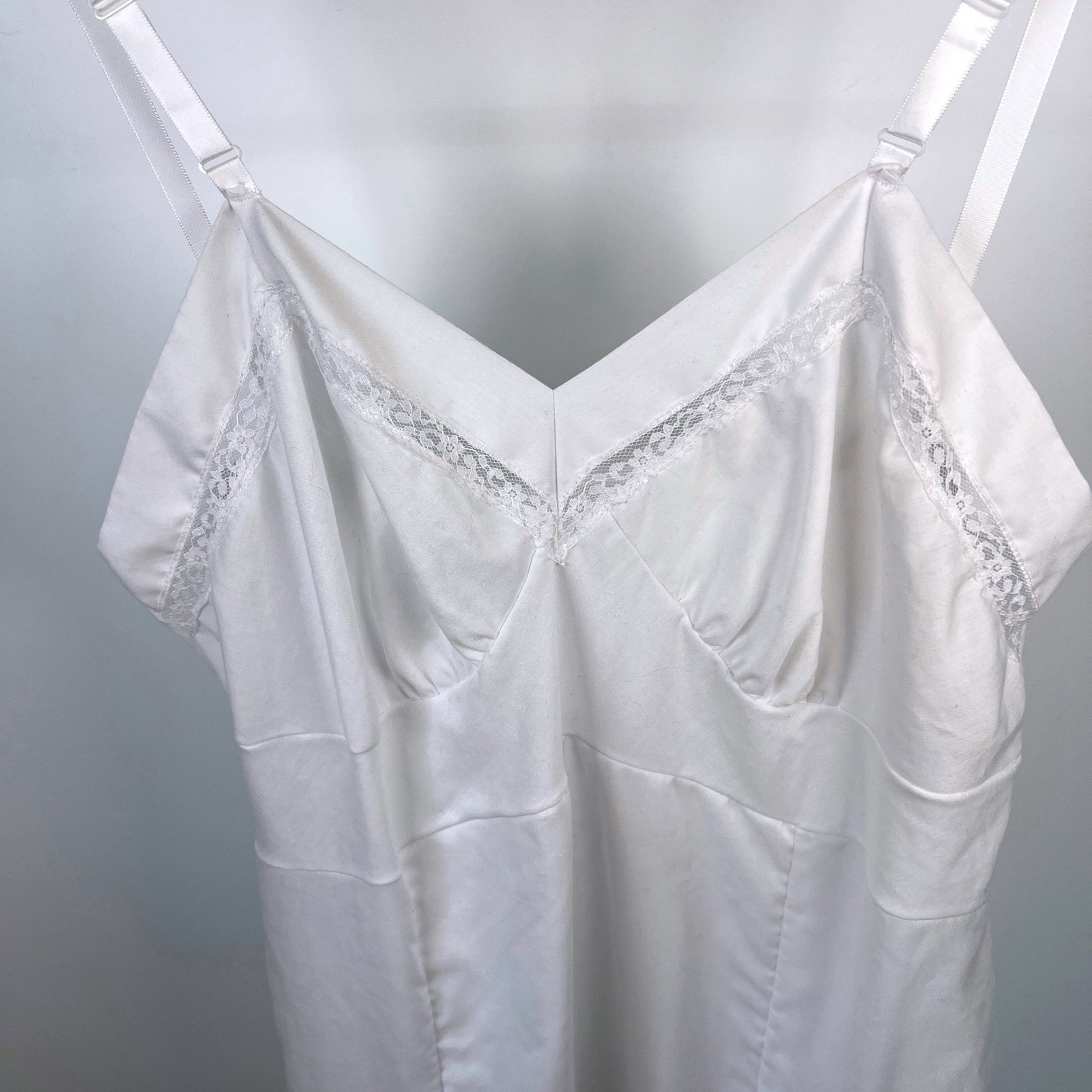 Dixie Belle Vintage White Lace Trim Full Slip Style 110 Size 40 Average USA Made