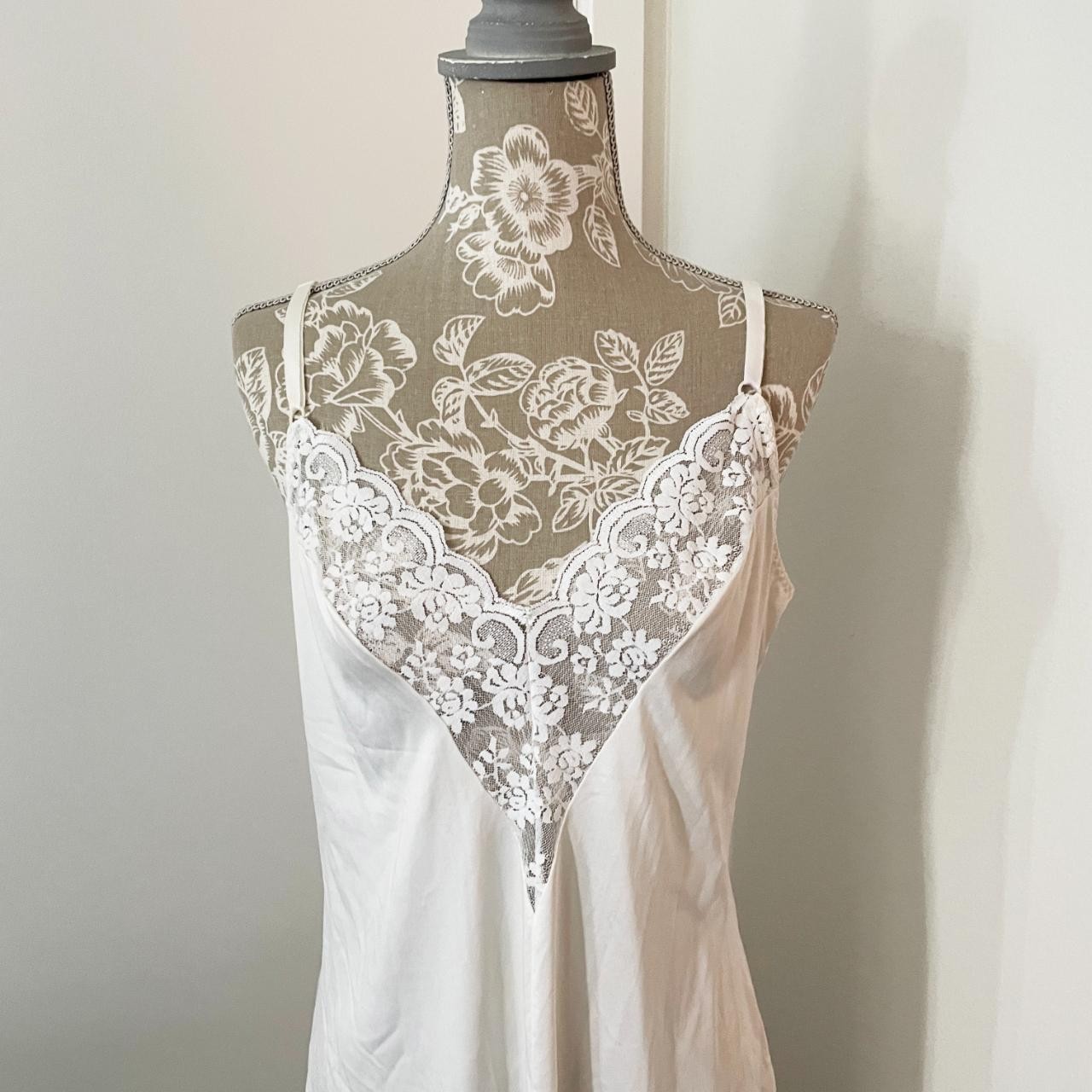 Maidenform White Nylon Full Slip Size 36 Vintage Lace Details