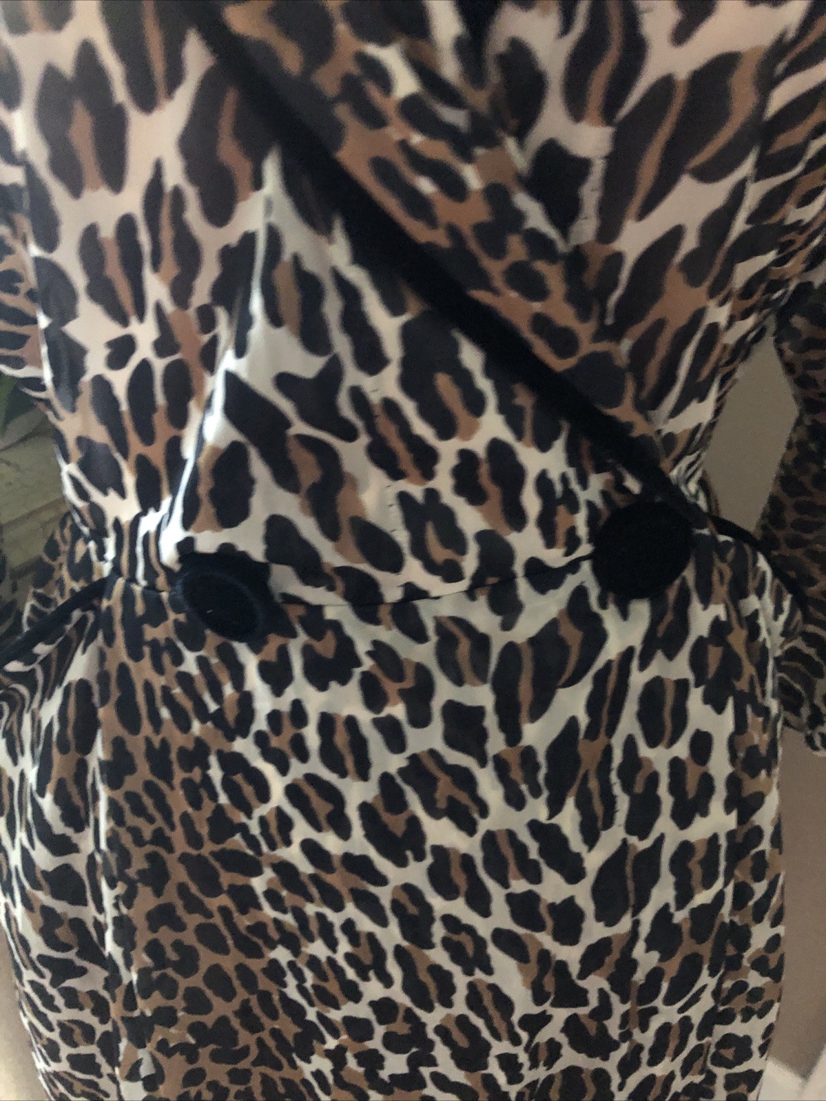 Vintage Vanity Fair Leopard Robe Short Double Breasted 2 Button Women’s Small 34