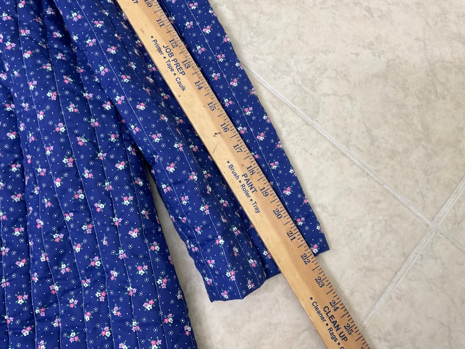 Vtg. Carriage Court Sears Quilted Floral Robe Size Small USA Made Cottage core