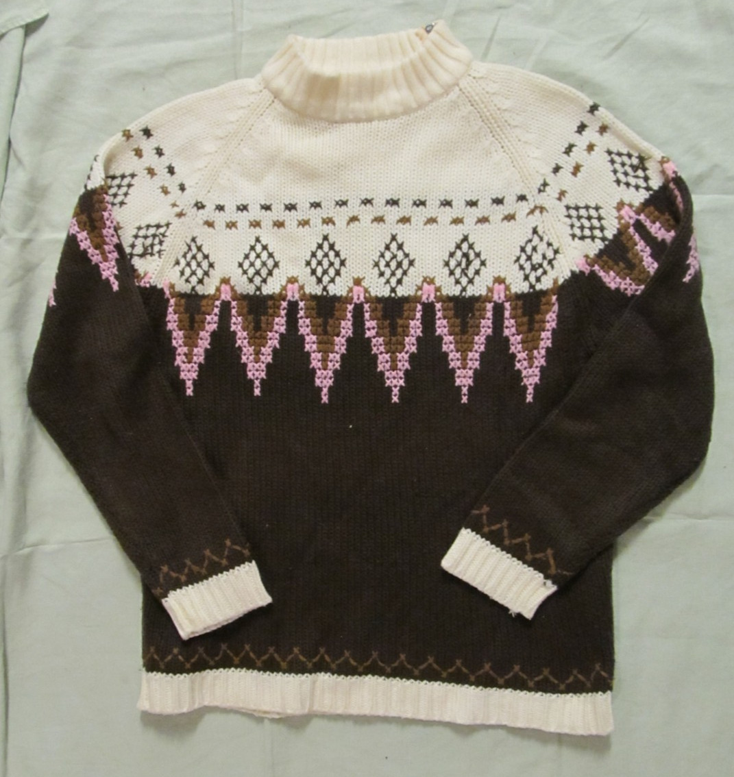 Vintage 1970&rsquo;s Carson Pirie Scott & Co. brown, cream & pink ski sweater