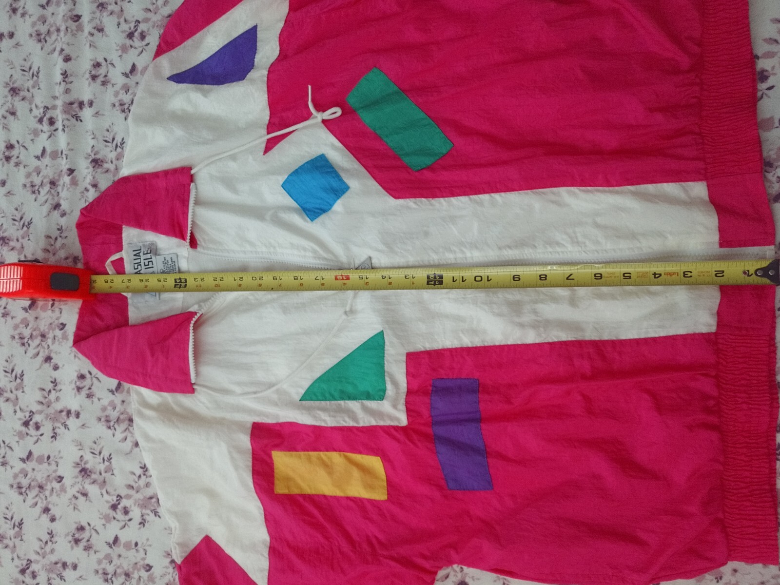 Vintage Casual Isle Nylon Lined Windbreaker Jacket and Pants Size L Suit REDUCED