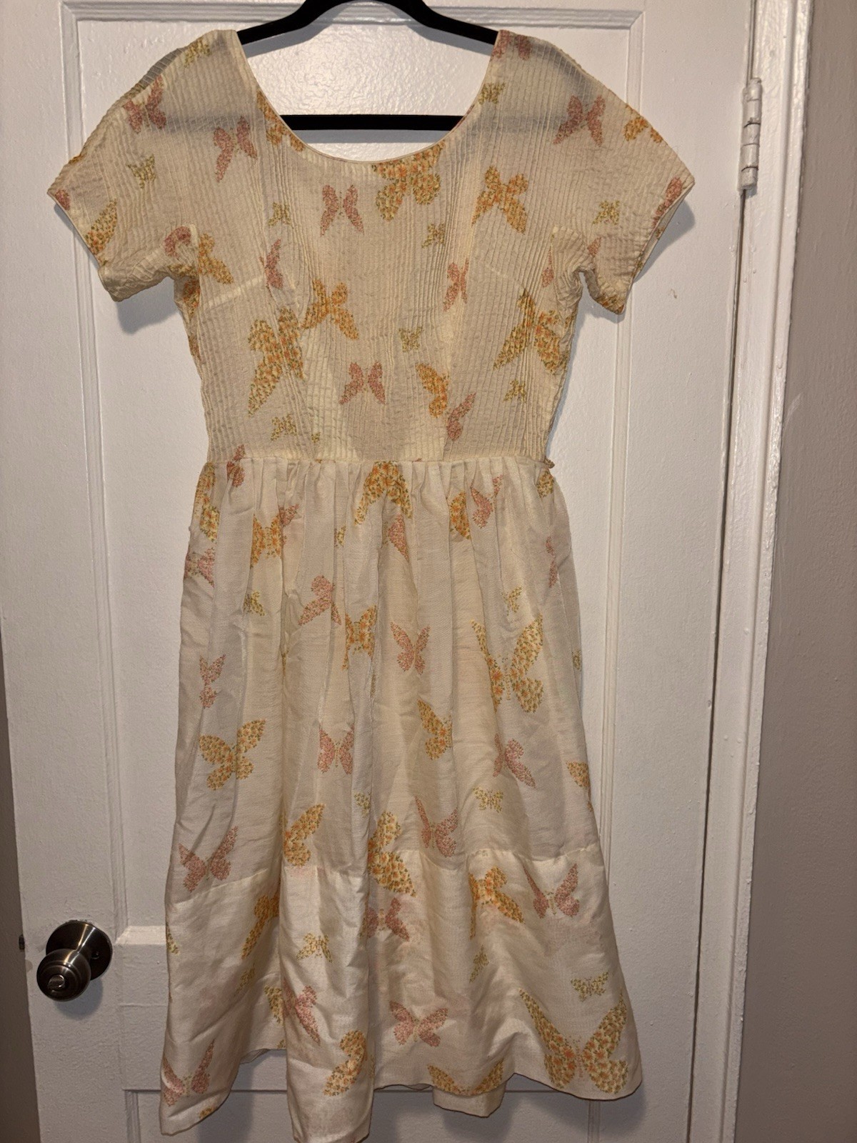 Vintage 1950s L&rsquo;Aigion Scoop Neck Short Sleeve Pleat Butterflies Print Dress