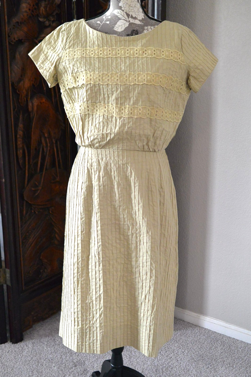 VTG 50&rsquo;s Hope Reed Pale Green Work Dress Pin Tucked Bodice 29&Prime; waist 38&Prime; bust