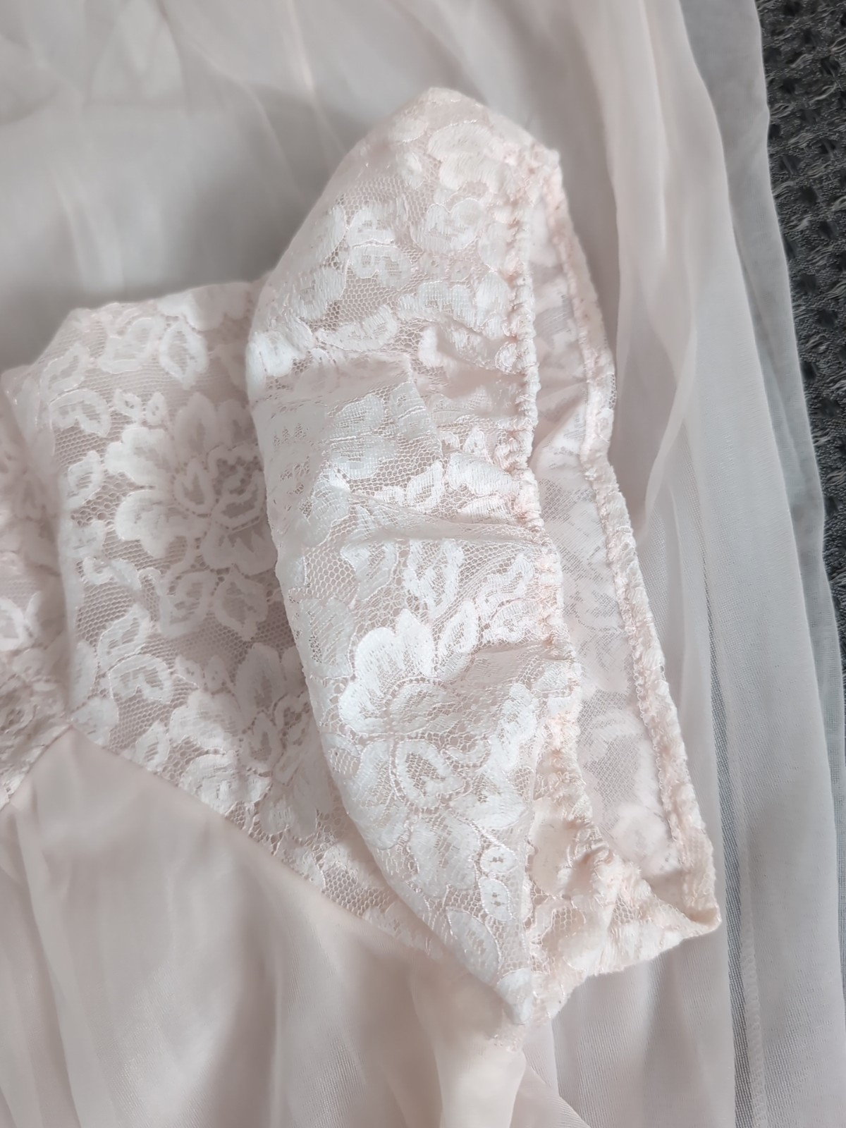 VINTAGE FORMFIT ROGERS PINK CHIFFON & LACE Babydoll ROBE Medium