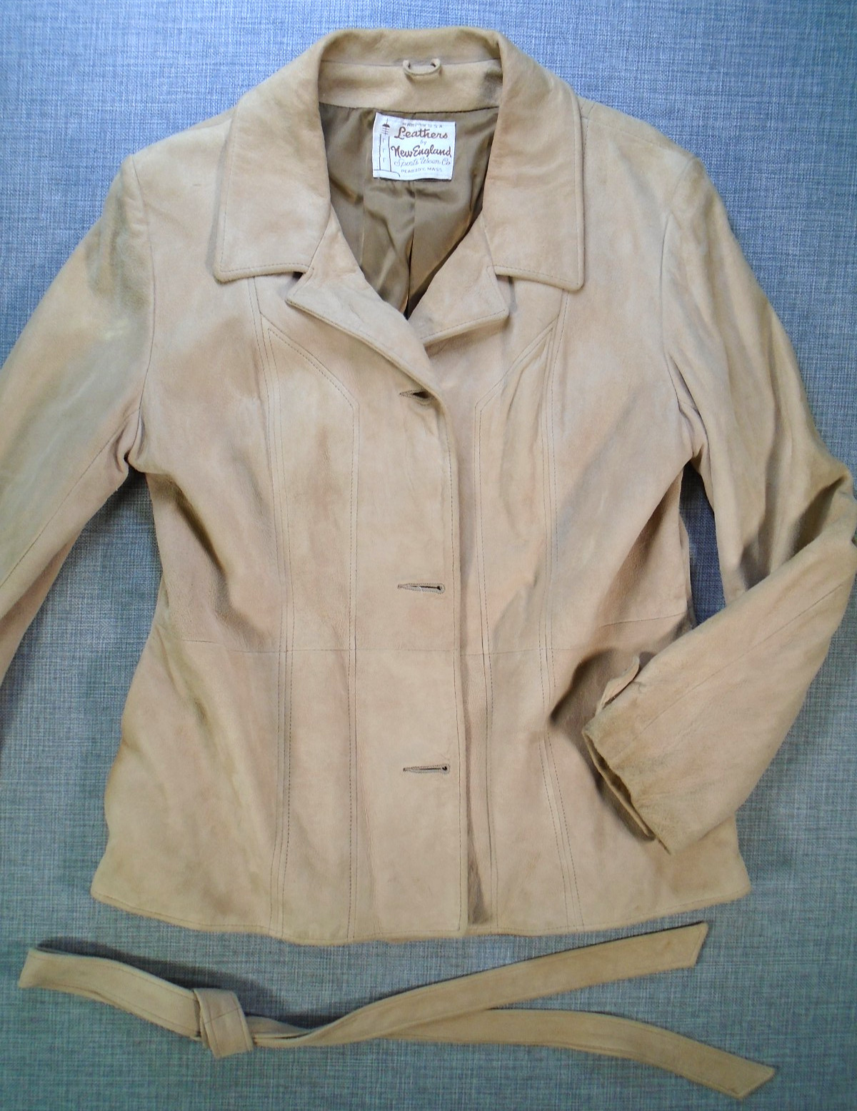 Leathers by New England Women&rsquo;s Jacket Vintage 19&Prime; x 25&Prime; Made in USA, Has Wear