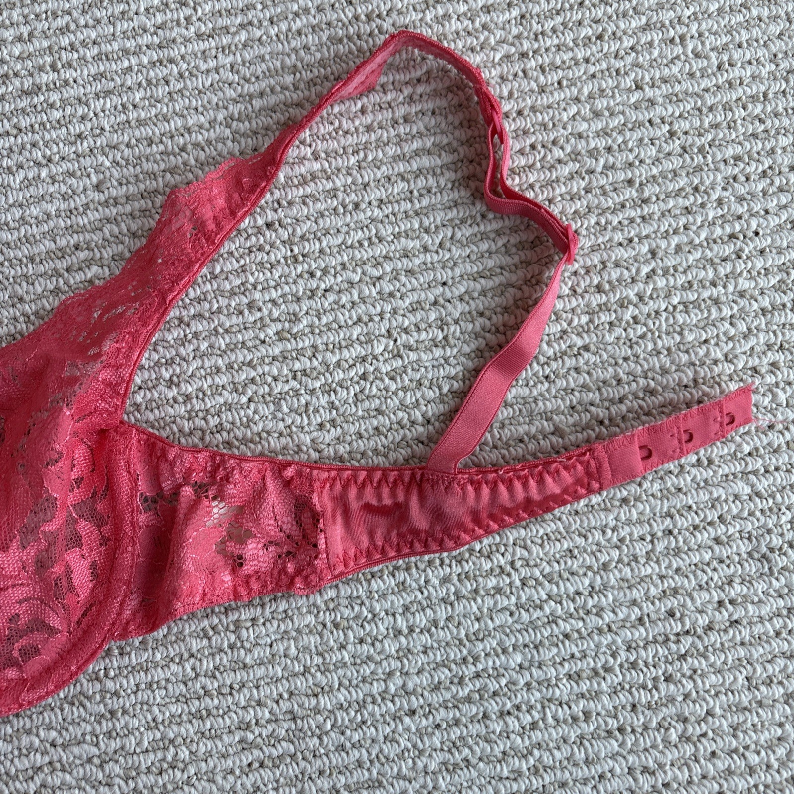 Vintage Victoria&rsquo;s Secret Gold Label Bra 32A Made in USA Pink Lace Underwire
