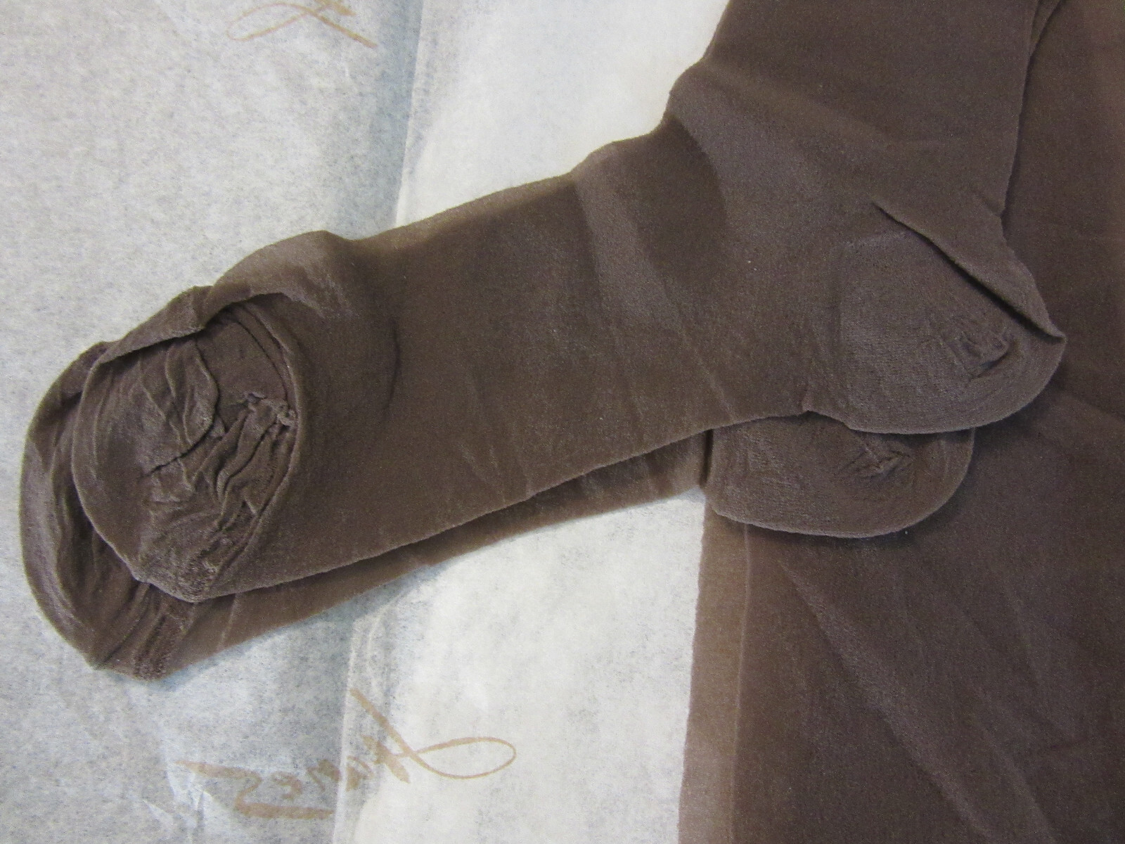HANES Cantrece ll Heel & Toe vtg NYLONS Sz 9 1/2, 10 1/2 Long TOWN TAUPE 2 Pair