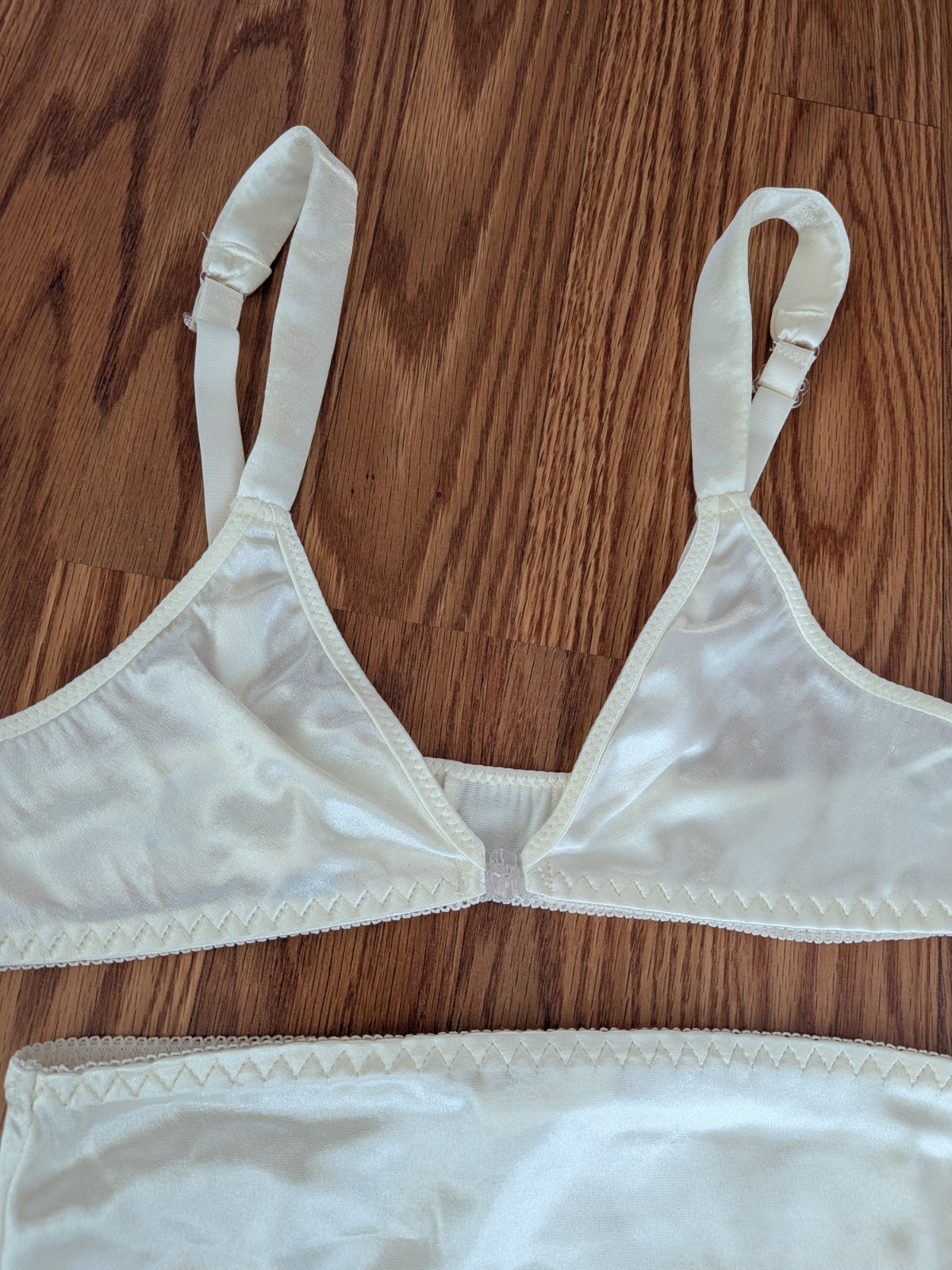 Vintage JCPenney Ultimate Basics shiny ivory satin panties front hook bra set S