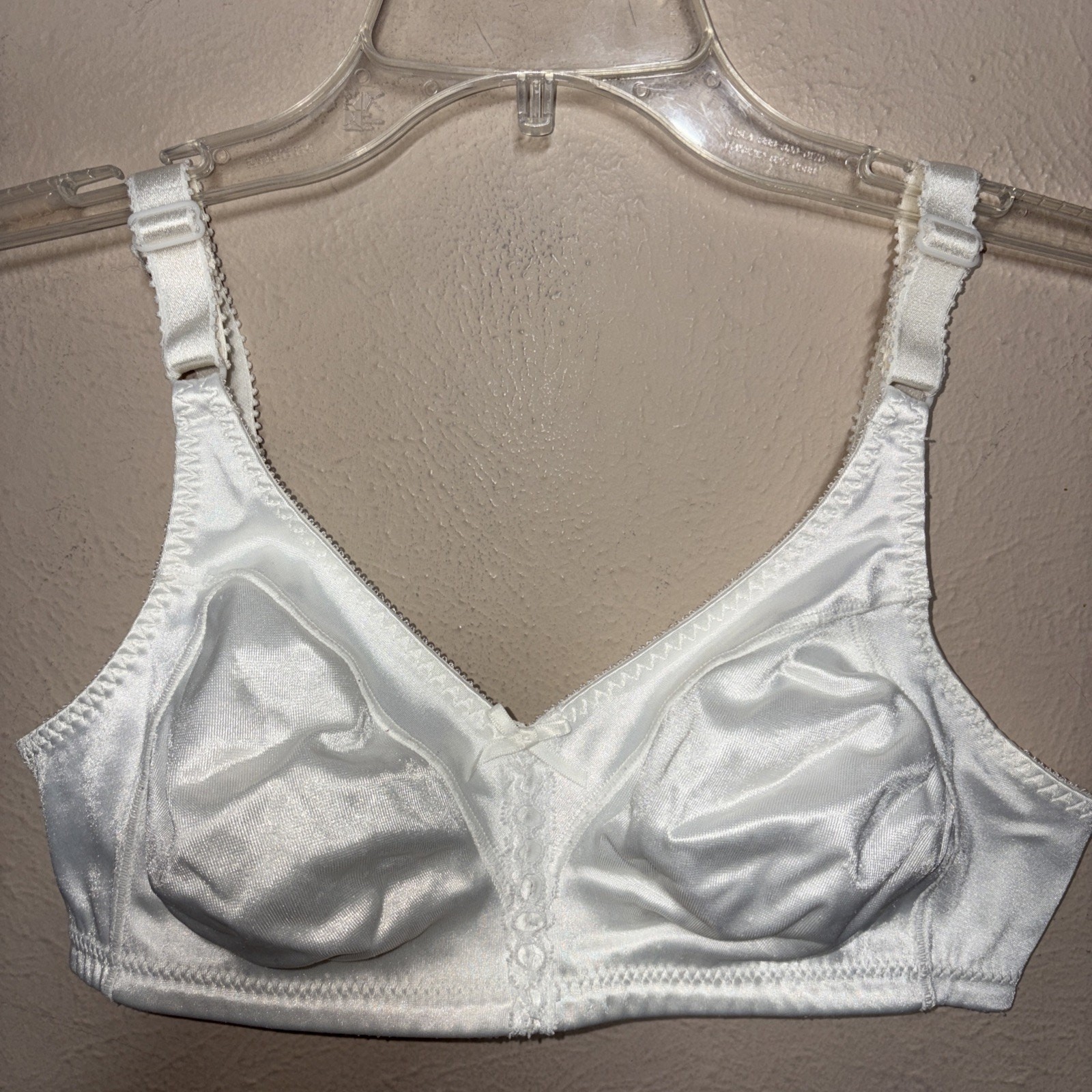 36C White Nylon Wireless Vintage BALI Bra #3820 Shiny Satin Soft Cup