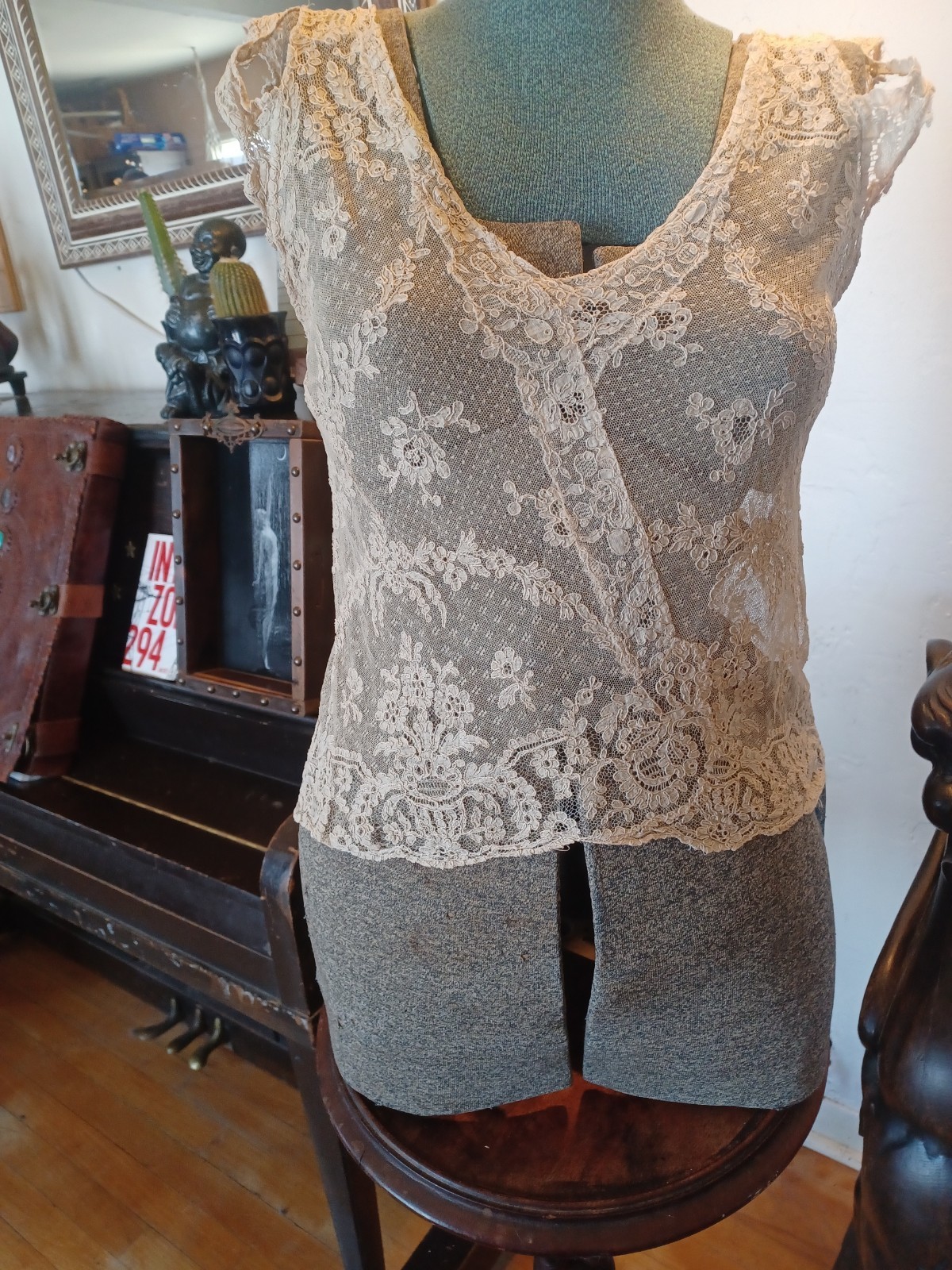Vintage Antique 1920s ivory lace sleeveless cottagecore ethereal top