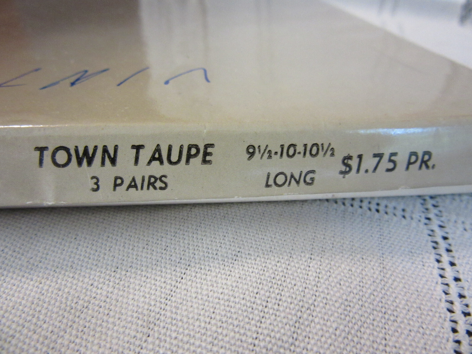 HANES Cantrece ll Heel & Toe vtg NYLONS Sz 9 1/2, 10 1/2 Long TOWN TAUPE 2 Pair