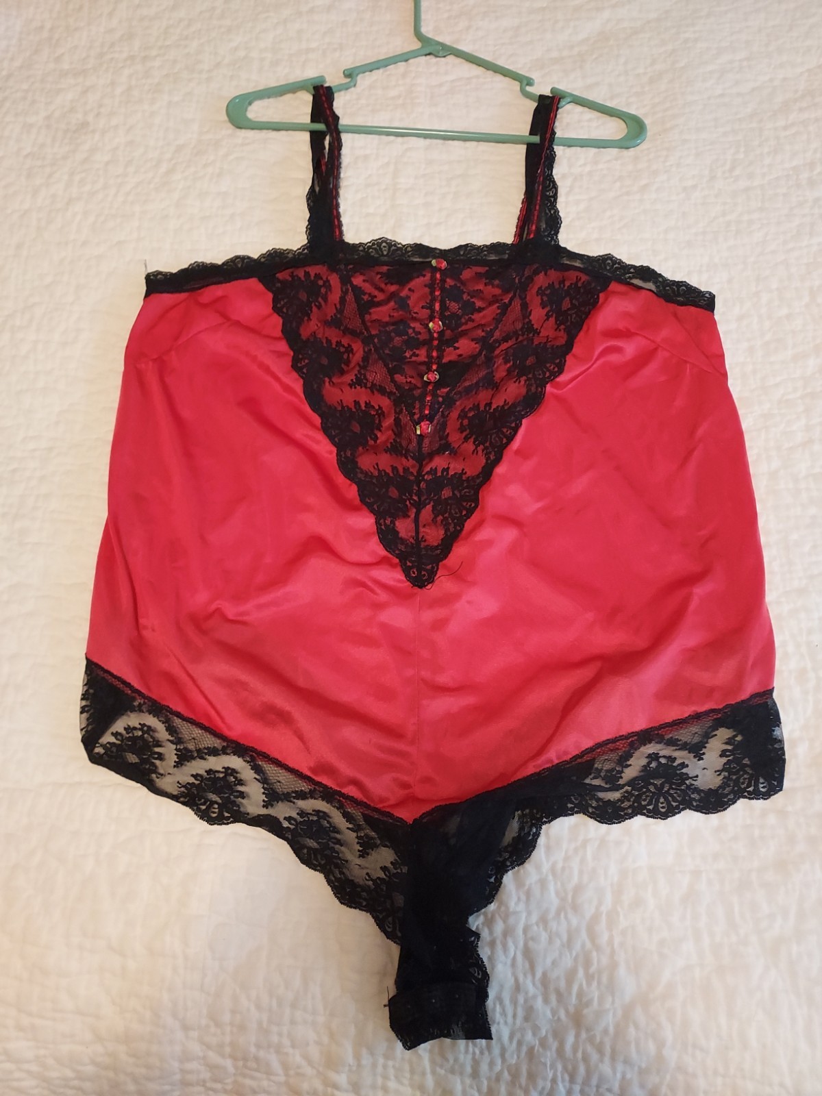 Vintage Plus Size Women&rsquo;s Teddy Lingerie 1X – 2X (see measurements) black + red