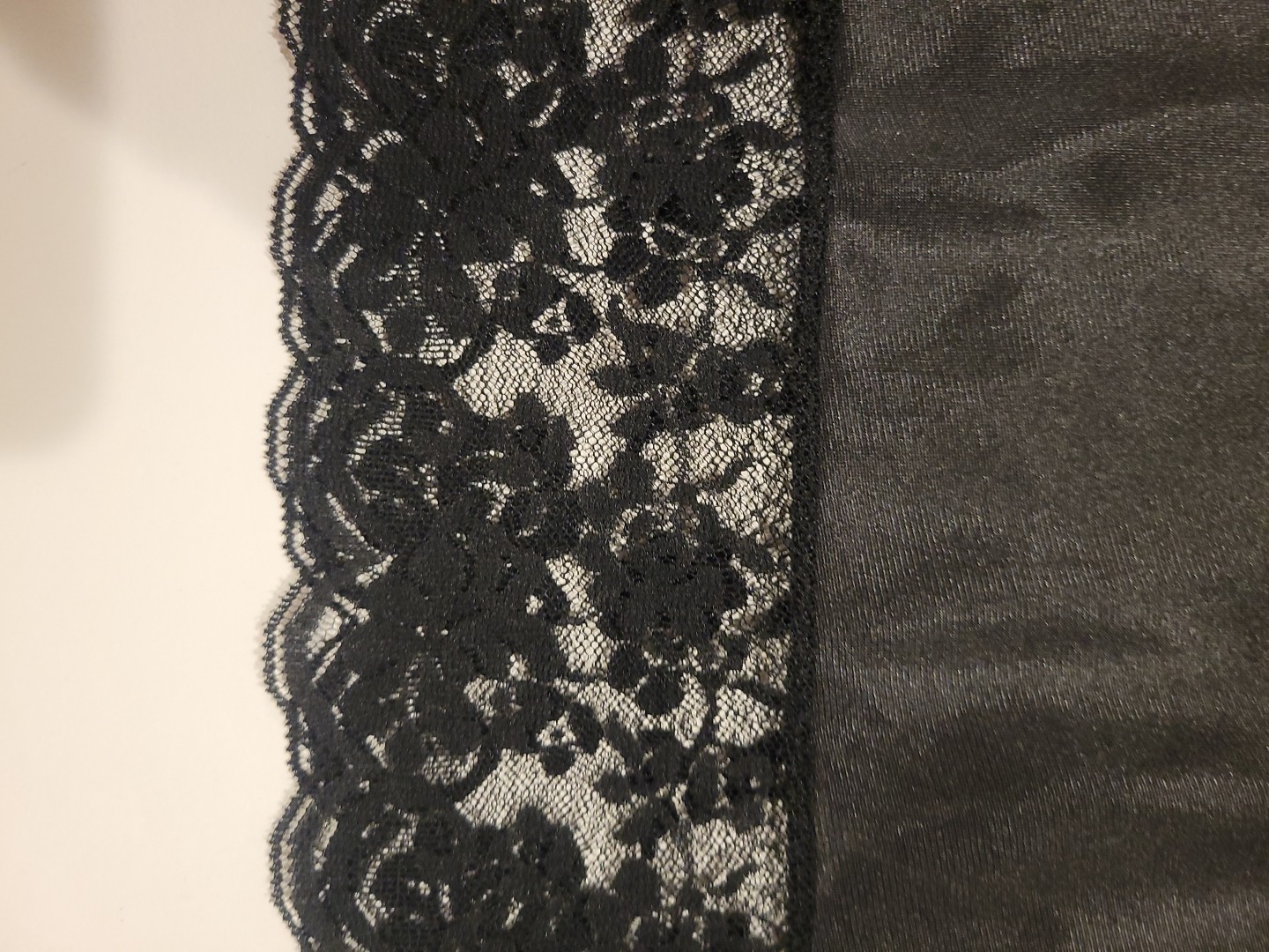 Vtg Maidenform Half Slip Chantilly Lace Hem Antron Nylon Black Union USA Sz L